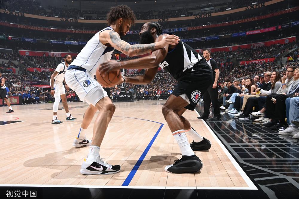 承担持球推 承担持球推